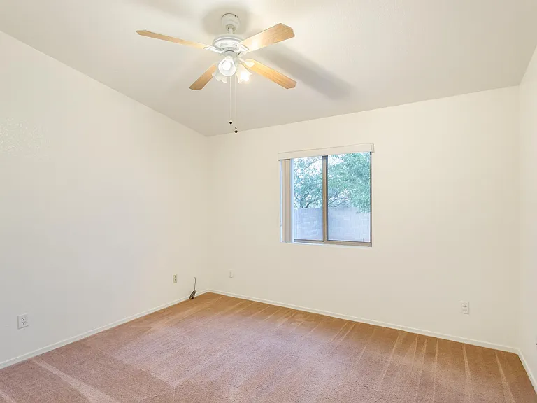 112 Buffalo Dr — Photo 5
