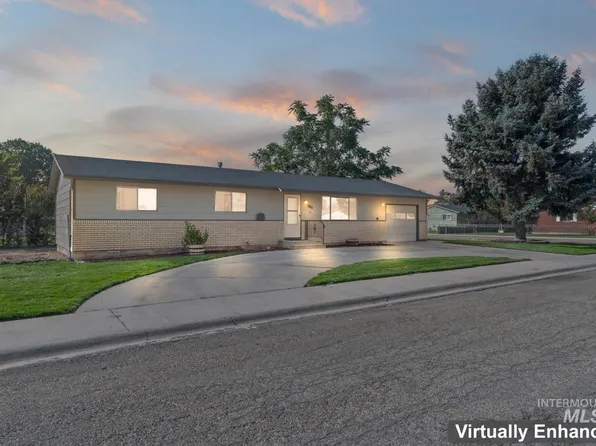 811 E 5th St, Emmett, ID 83617