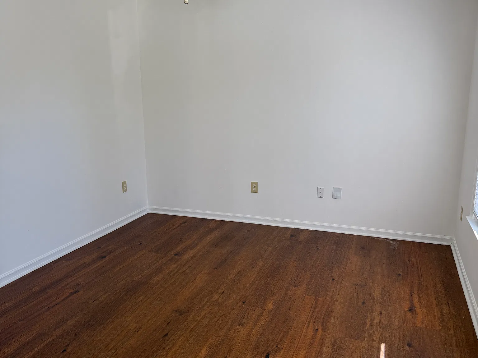 2 bed, 900 sqft, $1,575 — Photo 2