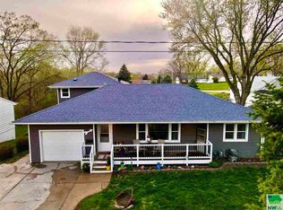 5 Arrow St, Cherokee, IA 51012