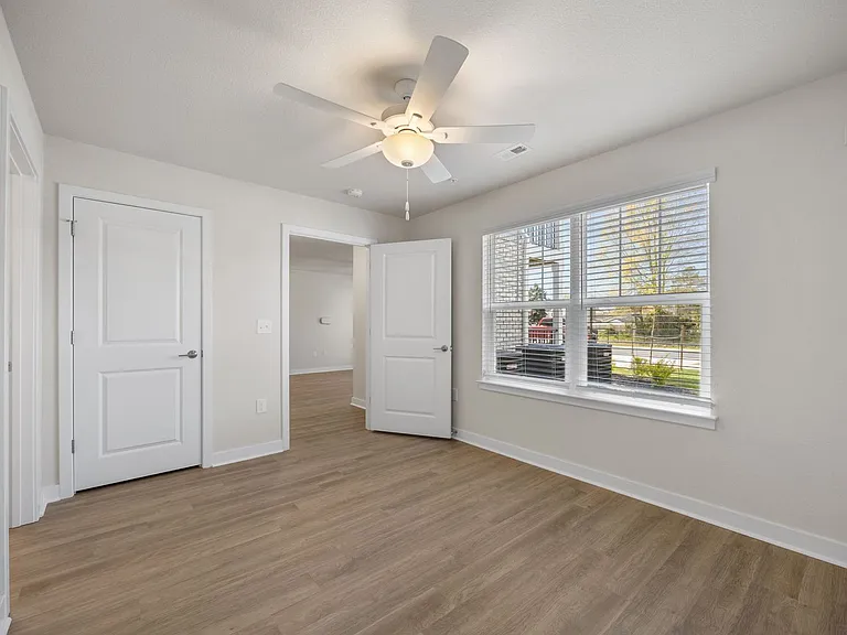 Harbor Village Apartments — Photo 50