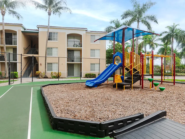 Vista Verde at Coconut Creek — Photo 16