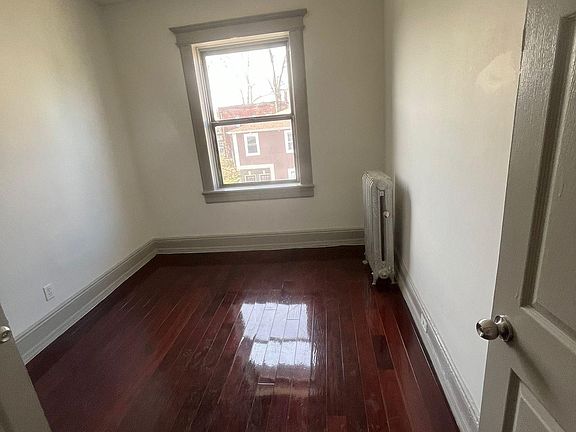 5th image of 61 N Grove St APT 1