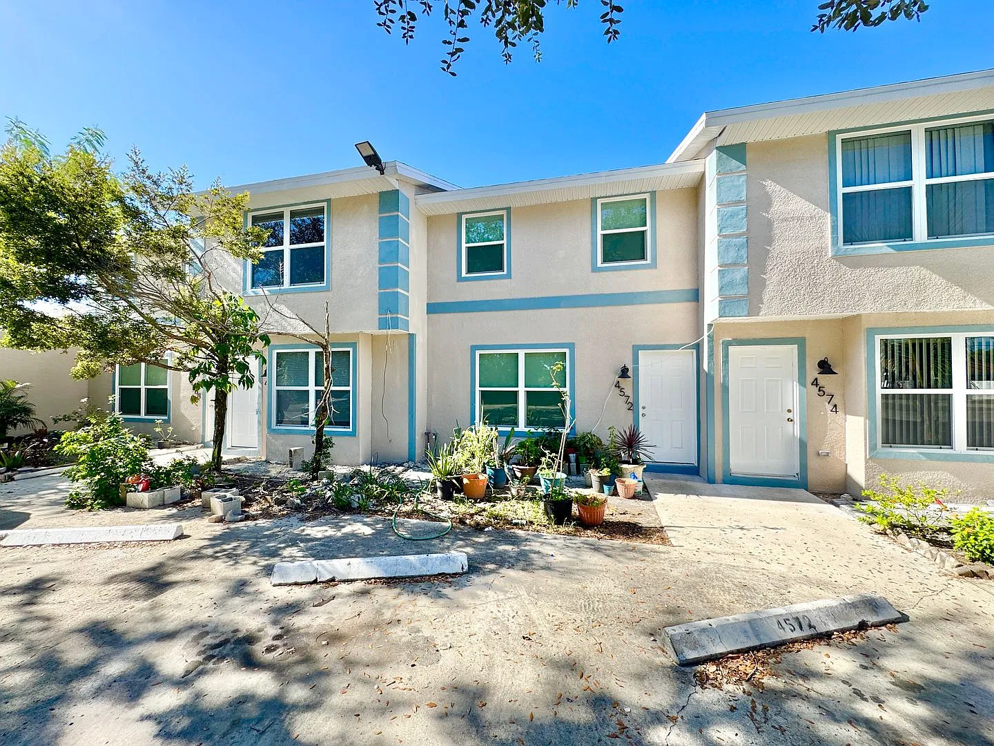 P (Residences Del Sol - 4626 Sunset Rd) — Photo 1