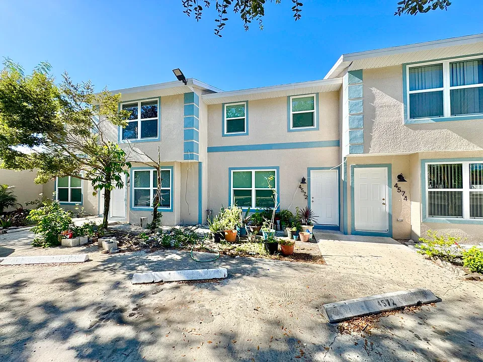 P (Residences Del Sol - 4626 Sunset Rd)