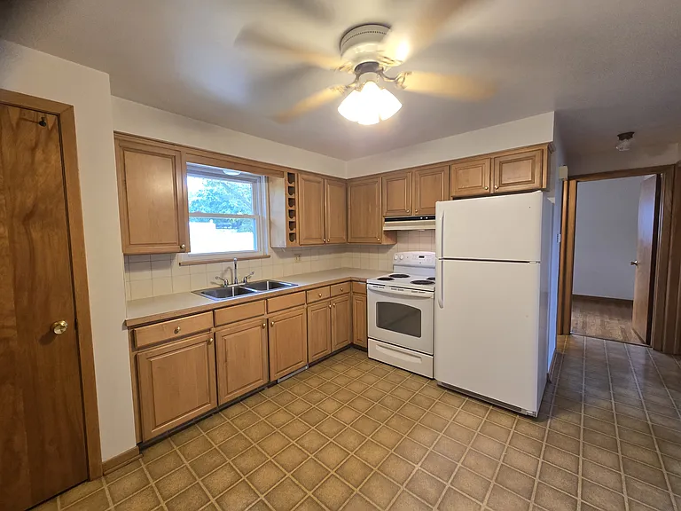 6164 Pilot Knob Ave NE — Photo 7