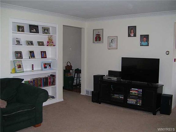4th image of 327 Forbes Ave