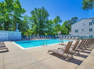 24149 Oak Park Dr, Douglaston, NY 11362