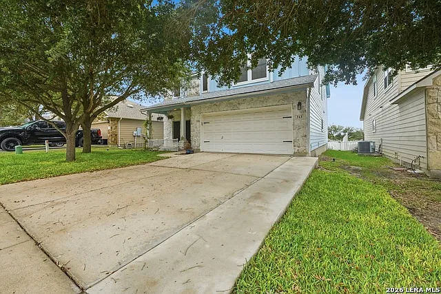 6 bed, 3.5 bath, 3125 sqft, $2,700 — Photo 2