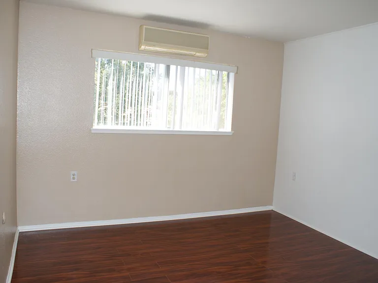Master bed room
