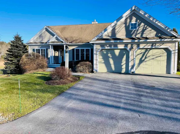 15 Smithfield Lane, Bedford, NH 03110