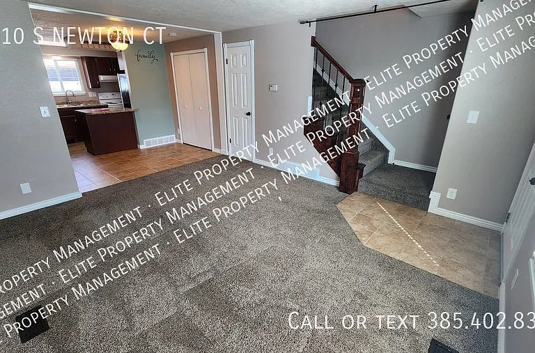 4310 S Newton Ct — Photo 3