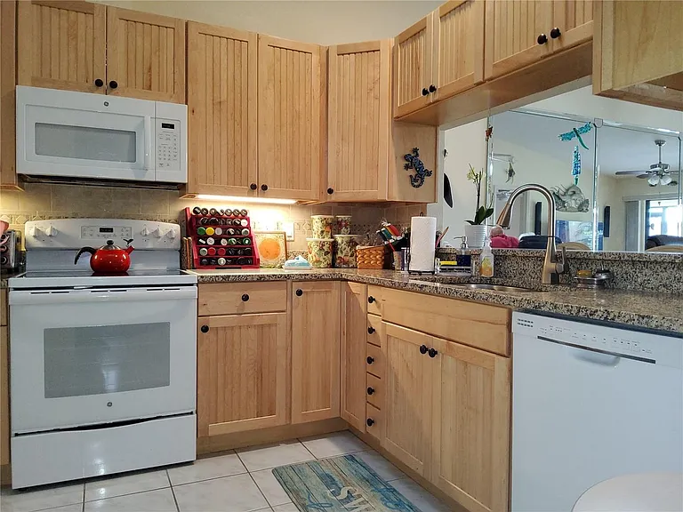 3830 Bal Harbor Blvd #11 — Photo 5