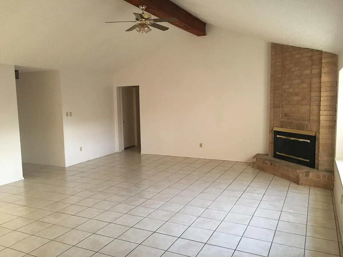 3 bed, 1344 sqft, $1,695 — Photo 4