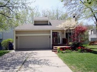 1090 Tecumseh Ave, Waterford, MI 48327