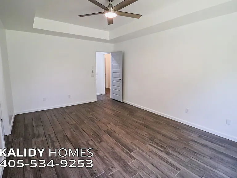 6001 SE 8th St — Photo 13