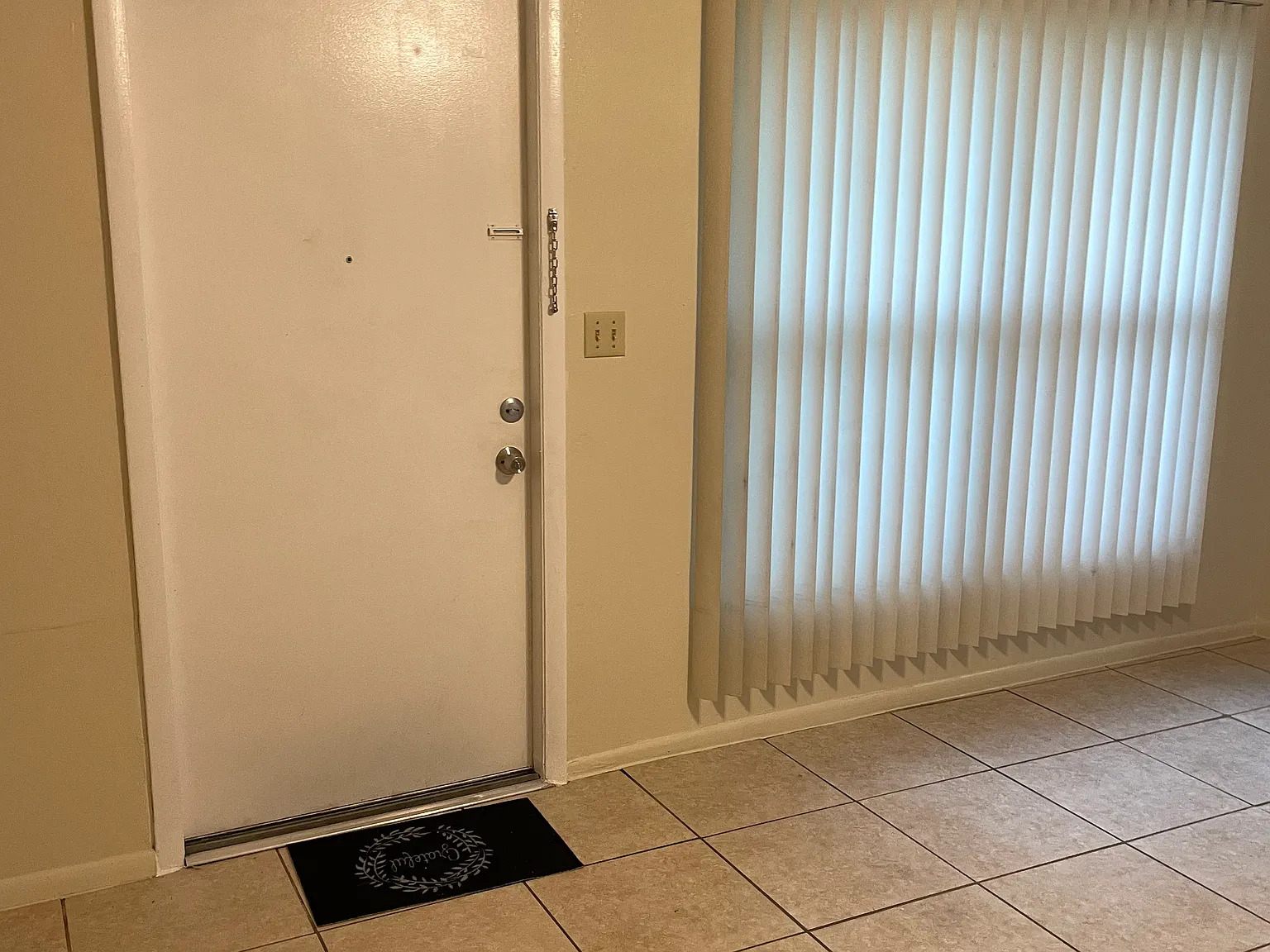 1 bed, 550 sqft, $1,200 — Photo 2