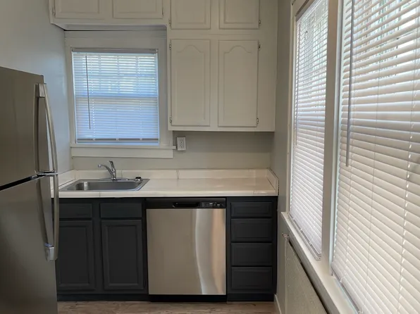 335 S Johnson St, Iowa City, IA 52240