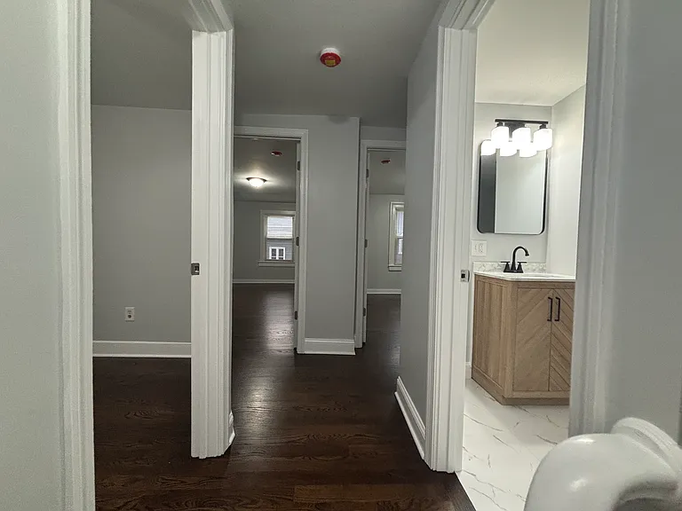 110 Derby Ave — Photo 6