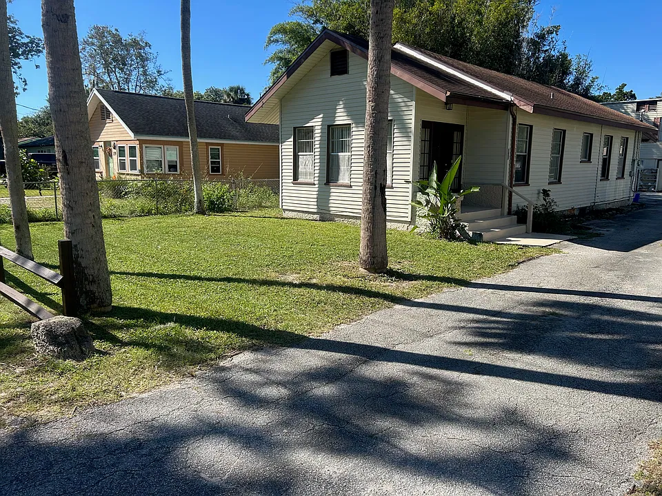 153 Dix Ave