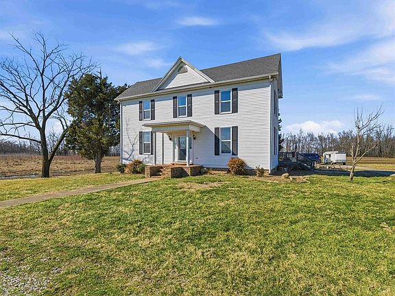 2nd image of 425 Pettit Rd