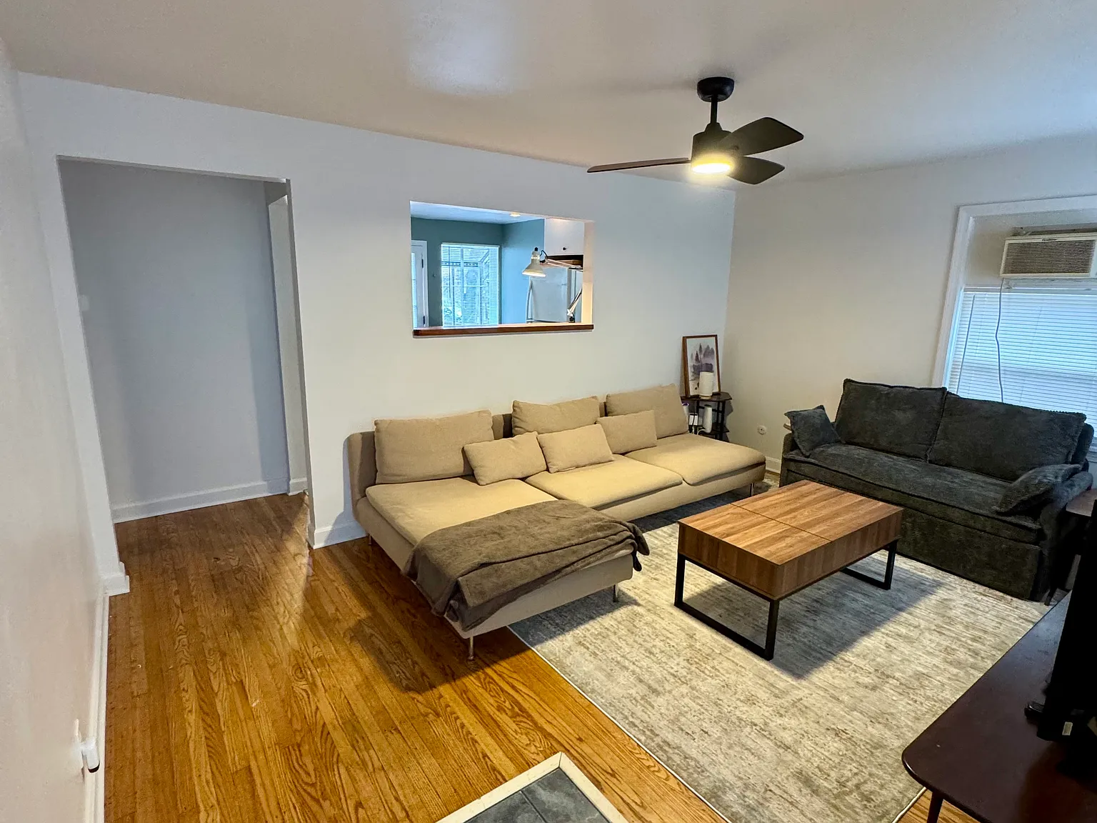 2 bed, 1100 sqft, $1,595 — Photo 2