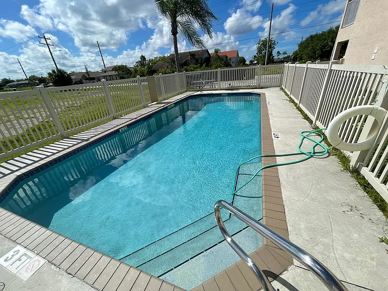 621 SW 47th Ter #103 — Photo 21