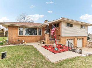 815 Hi Ridge Ave, Waukesha, WI 53186