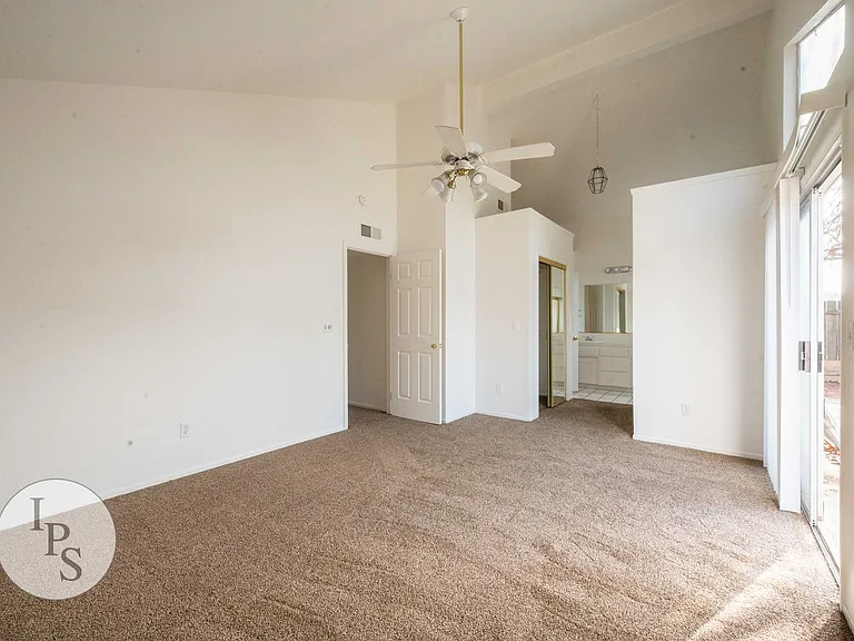 6691 N Constance Ave — Photo 3