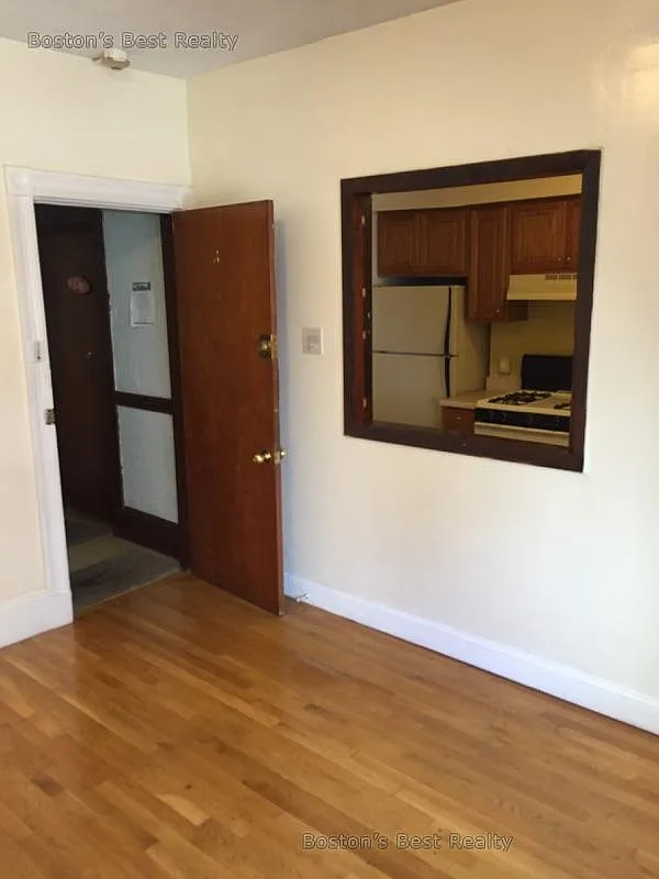 1 bed, 1.0 bath, $2,350 — Photo 2