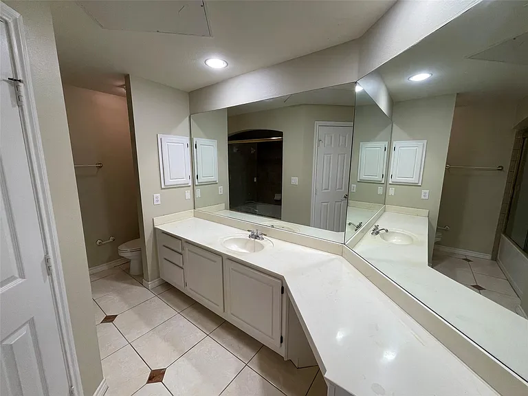 2400 McCue Rd #430 — Photo 21