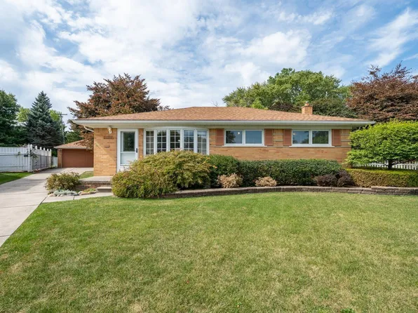 21210 Jay Ct, Saint Clair Shores, MI 48081