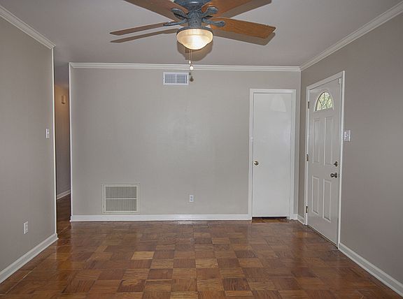 5th image of 103 Elmwood Dr