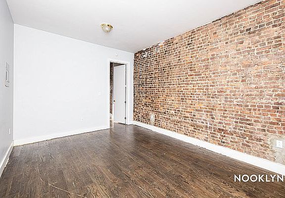 2nd image of 261 Stanhope St APT 3L