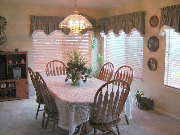 Great dinning room.