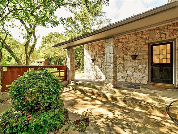 4th image of 2400 Forest Bend Dr