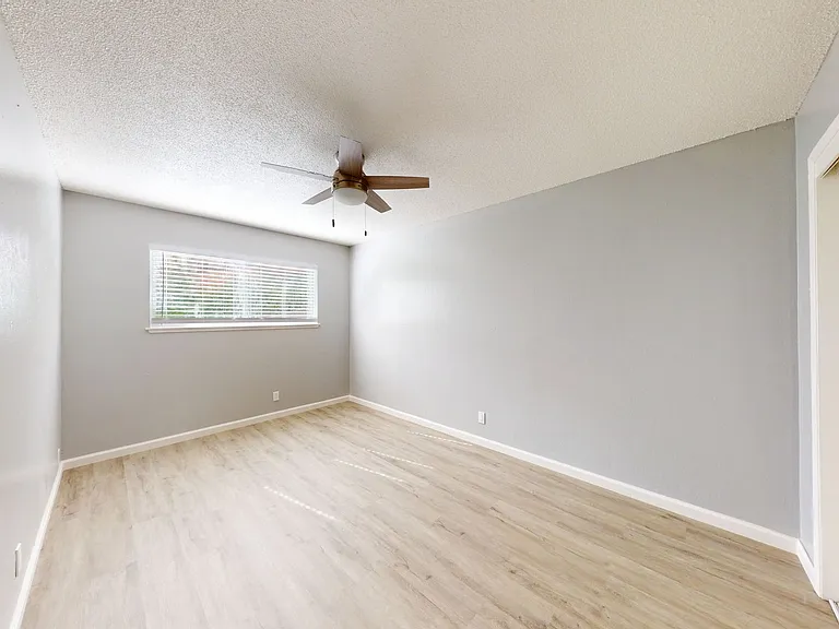 312 Rodeo Ave — Photo 21