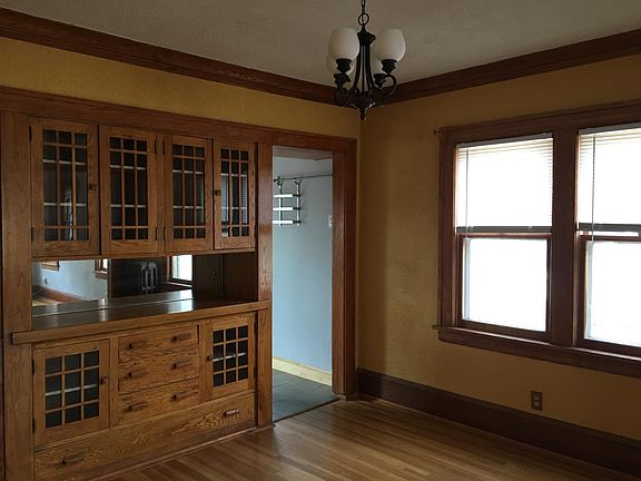 3rd image of 940 Lafond Ave