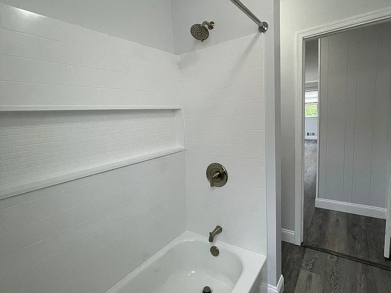 1914 S Wood St — Photo 10