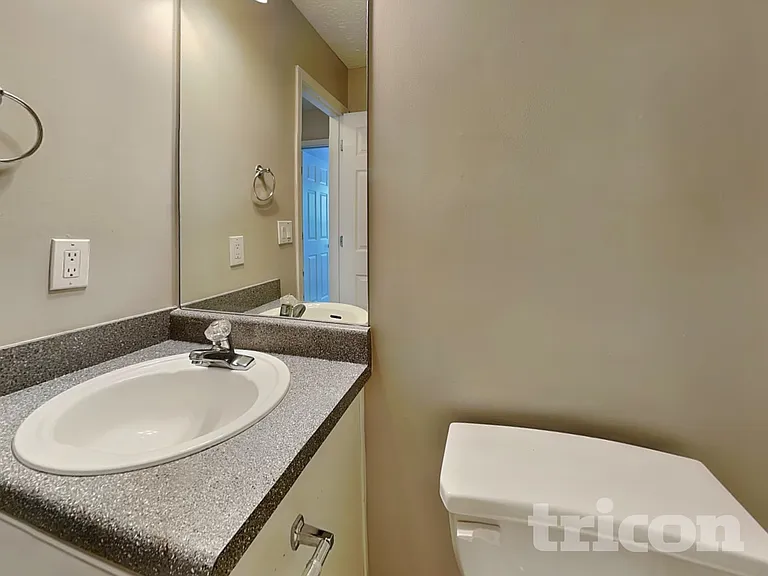 2051 Meadowglen Ln — Photo 19