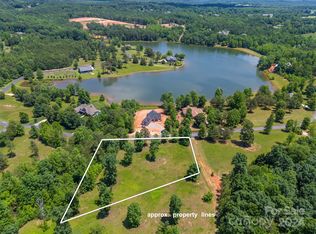 36 Mapleton Ln, Columbus, NC 28722