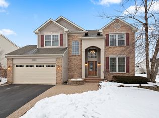 2660 Delaware Ln, Lindenhurst, IL 60046