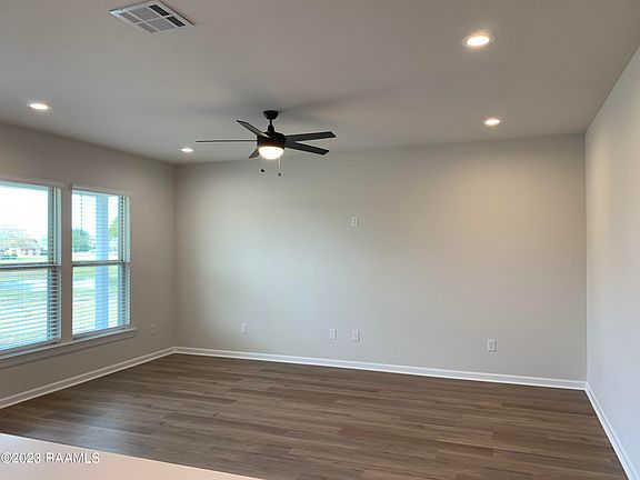 4th image of 321 Cainwood Ct