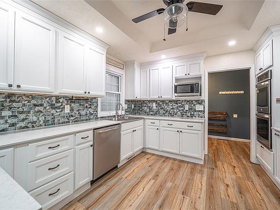 5th image of 30400 Peach Blossom Ln