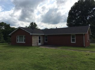 1407 N 1600 East Rd, Taylorville, IL 62568