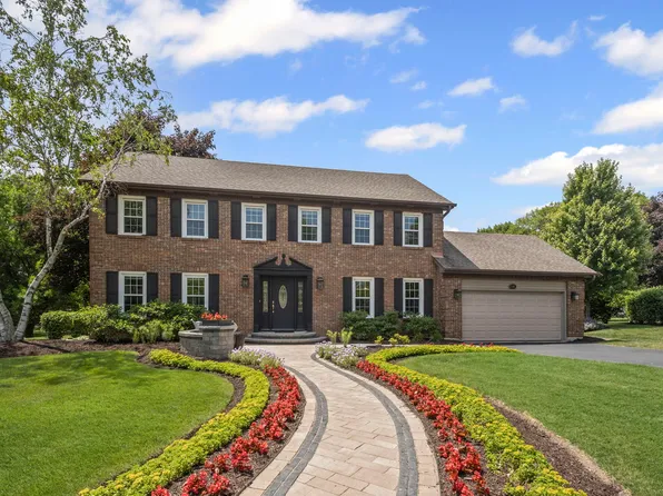 1401 Fallcreek Ct, Naperville, IL 60565