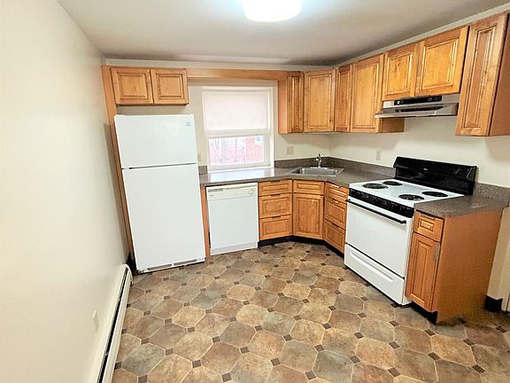 2nd image of 176 Presidents Ln #401