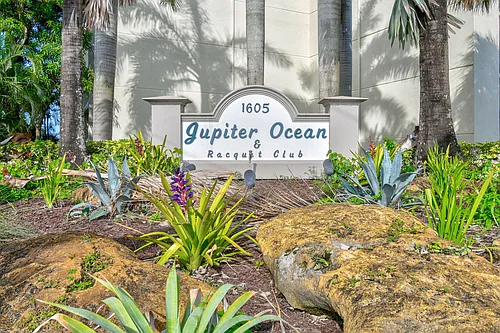 1605 S US Highway 1 #301-V6 Photo 1
