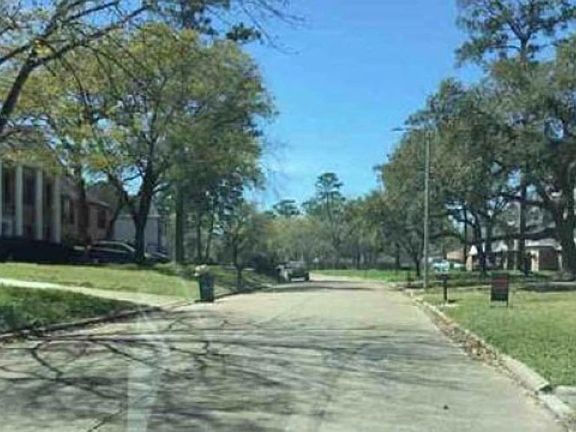 Exterior Neighborhood (street photo)