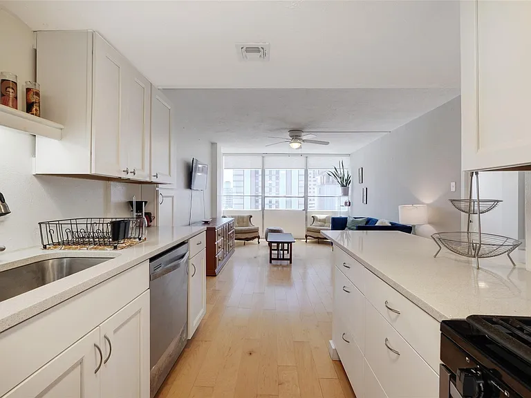 1800 Lavaca St #A-703 — Photo 10